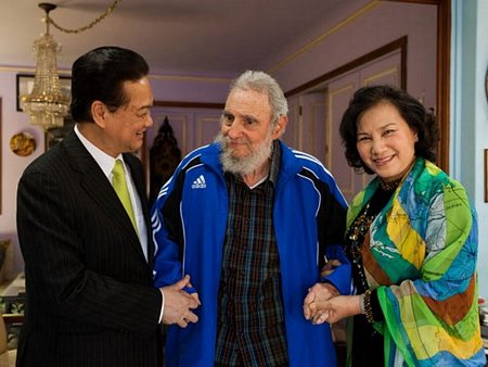 Lãnh tụ  Fidel Castro tiếp Thủ tướng Nguyễn Tấn Dũng