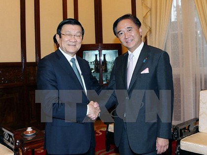 Chủ tịch nước Trương Tấn Sang tiếp ông Vuji Kuroiwa, Thống đốc tỉnh Kanagawa, Nhật Bản. (Ảnh: Nguyễn Khang/TTXVN)