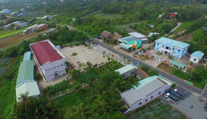 Trụ sở cơ quan hành chính và Trạm y tế xã Thuận An (Bình Minh) mới xây dựng.