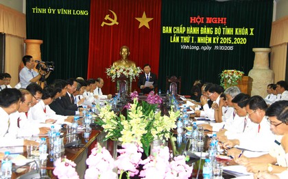 BCH Đảng bộ tỉnh Vĩnh Long khóa X họp phiên đầu tiên.