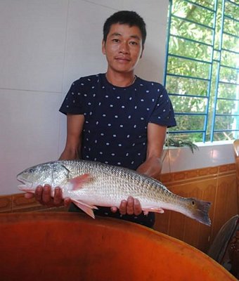 Anh Nhật câu được con cá sủ vàng nặng 2,8kg (Ảnh: FB nhân vật)