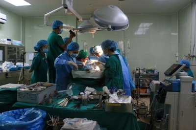 Phẫu thuật bằng kỹ thuật chuyên sâu tại Bệnh viện Đại học Y dược TP Hồ Chí Minh.