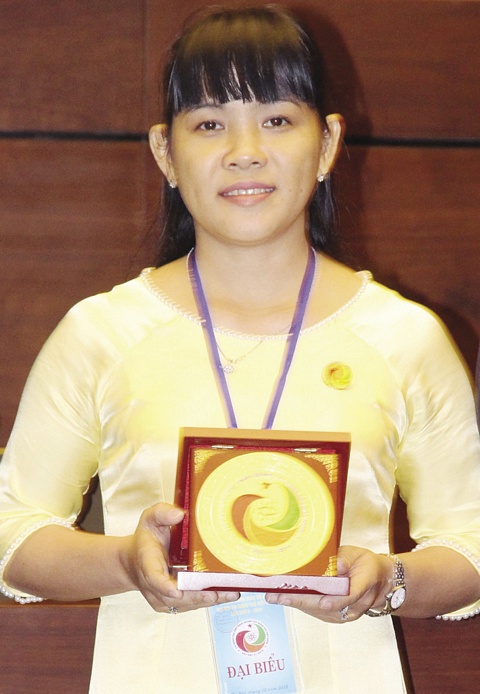 Được tuyên dương tại Đại hội Tài năng trẻ, chị Huyếncho biết sẽ cố gắng cống hiến sức trẻ cho quê hương nhiều hơn.