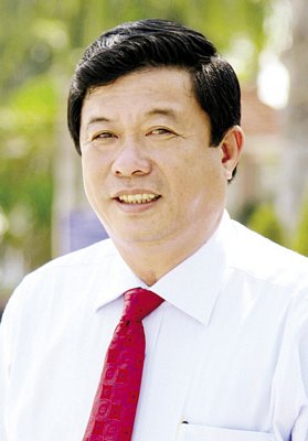  Đồng chí Bùi Văn Nghiêm- Ủy viên Thường vụ Tỉnh ủy, Bí thư Huyện ủy Vũng Liêm