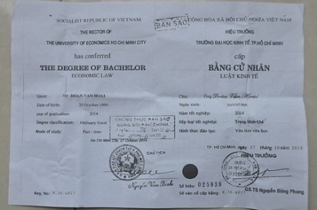 Bản sao văn bằng có công chứng của ông Đoàn Văn Hoài. Ảnh: Người Lao Động.