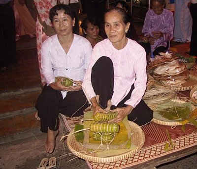Tham gia lễ hội có hơn 20 nghệ nhân của TP Cần Thơ và các tỉnh ĐBSCL tham gia trình diễn các loại bánh dân gian