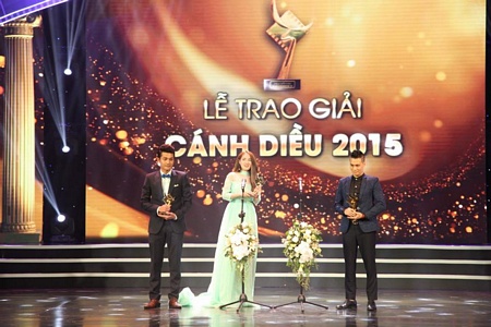 Quang Tuấn, Nhã Phương và Việt Anh chia sẻ khi được trao giải.
