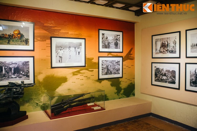 Đang diễn ra tại Bảo tàng Lịch sử Quân sự Việt Nam, Triển lãm Ký ức chiến tranh quy tụ hơn 400 hình ảnh, tài liệu, hiện vật tiêu biểu nhằm chào mừng kỷ niệm 41 năm Ngày giải phóng miền Nam - thống nhất đất nước (30/4/1975 – 30/4/2016). Sau đây là một số hiện vật tiêu biểu.