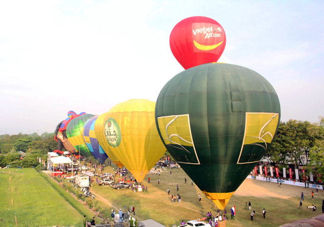 Khinh khí cầu đầu tiên bay lên bầu trời đất Huế