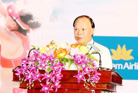 Ông Phạm Văn Luận- Phó Giám đốc Sở Văn hóa, Thể thao và Du lịch TP Cần Thơ phát biểu tại lễ khai mạc.