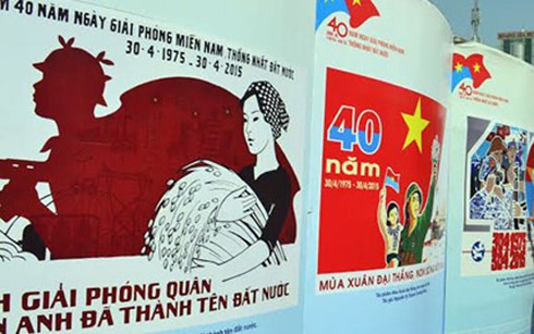 Tranh cổ động kỷ niệm 40 năm Ngày giải phóng miền Nam (ảnh: Tapchithethao)