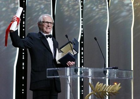 Đạo diễn Ken Loach nhận giải Cành cọ vàng cho Phim hay nhất - “I, Daniel Blake” trong đêm bế mạc và trao giải LHP quốc tế Cannes lần thứ 69.