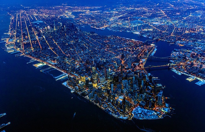 Manhattan, Mỹ  Nhộn nhịp, đông đúc là những gì mà người ta hình dung về Manhattan. Diện tích của nó chỉ 59 km2, nhưng ước tính khoảng 1,6 triệu người sinh sống.