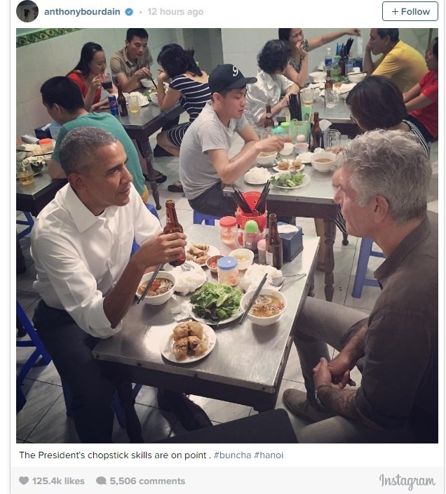 Bức ảnh ăn bún chả với Obama được Anthony Bourdain đăng trên Instagram (Nguồn: Instagram)