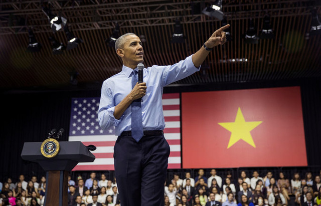Xuân Lộc là 1 trong 3 bạn trẻ Việt được Tổng thống Obama nêu gương trong buổi gặp mặt hôm 25/5 tại TPHCM. (ảnh: NYT)