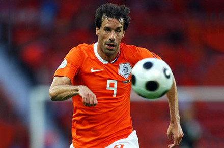  3. Ruud van Nistelrooy (Hà Lan, 6 bàn) - EURO 2004, 2008.