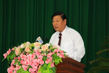 Bí thư Tỉnh uỷ- Trần Văn Rón phát biểu tại kỳ họp