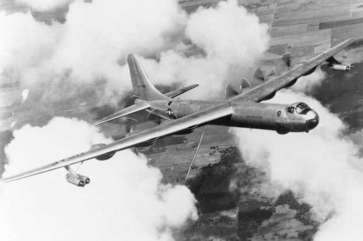 6. Convair B-36 là máy bay động cơ piston sản xuất hàng loạt lớn nhất. Đây là máy bay duy nhất mang bom hạt nhân sang Liên Xô.
