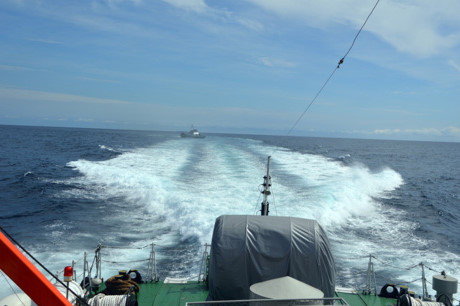 Đội hình tàu Cảnh sát biển thực hiện nhiệm vụ tìm kiếm cứu nạn tại thực địa. Ảnh: Cảnh sát biển