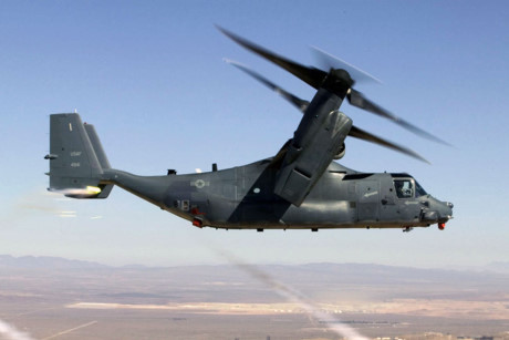 Việc chuyển đổi chế độ bay từ trực thăng sang máy bay của V-22 mất khoảng 16 giây. (Ảnh: targetlock)