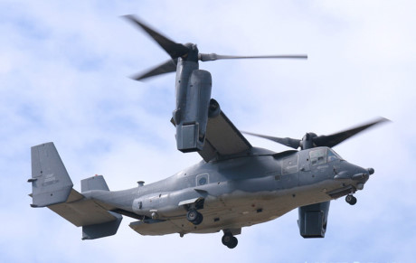 V-22 Osprey có sự kết hợp hoàn hảo giữa khả năng hạ cánh thẳng đứng của một chiếc trực thăng với tốc độ của một máy bay vận tải cánh quạt. (Ảnh: flugzeuginfo)