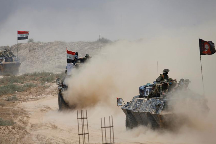 Cảnh sát liên bang Iraq cùng chiến binh Shitte tiến về Fallujah.