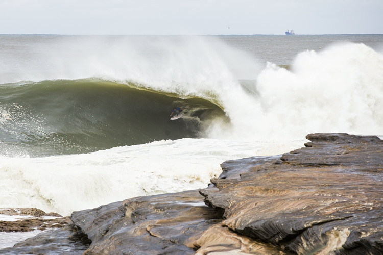 Những con sóng cao từ 6- 8m, và không phải ai cũng dám vượt qua nó. (ảnh: Red Bull Content Pool).
