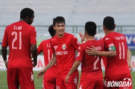 Cuộc chiến giữa Becamex Bình Dương và FLC Thanh Hóa trên sân Gò Đậu sẽ là trận cầu tâm điểm vòng 13 V-League 2016. Ảnh: Đình Viên.