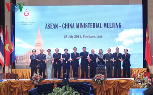 Các đại biểu tham dự Hội nghị ASEAN+1 với Trung Quốc chụp ảnh lưu niệm.