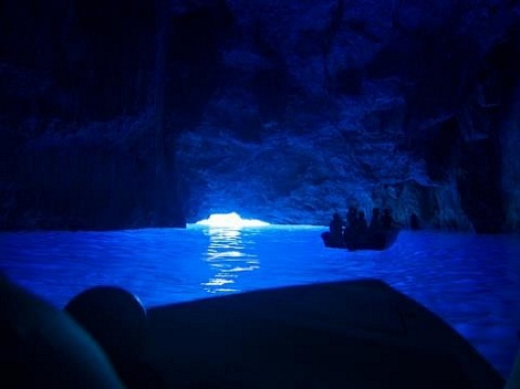 Hình ảnh chụp tại hang Blue Grotto