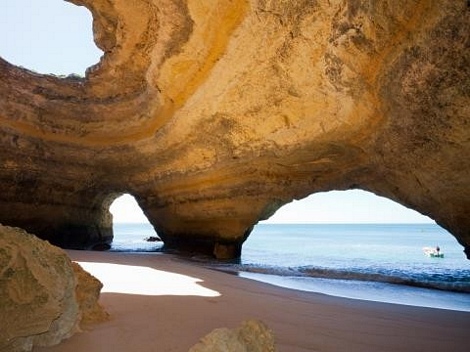 Một phần hang biển Benagil ở Algarve