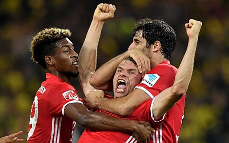 Muller vui mừng khi gia tăng cách biệt cho Bayern.