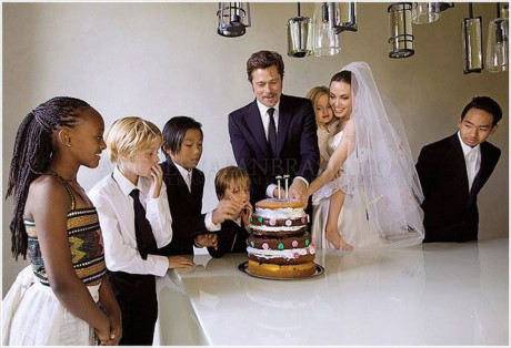 Sau này, khi Angelina Jolie hạ sinh hai con út sinh đôi là Vivienne và Knox, Pax Thiên rất yêu quý hai em, thường vào bếp làm bánh cho các em. Nữ diễn viên từng thổ lộ, cậu bé là đầu bếp giỏi nhất nhà. Trong đám cưới của cô và Brad Pitt năm ngoái, chính Pax Thiên là người tự tay làm bánh cưới cho bố mẹ.