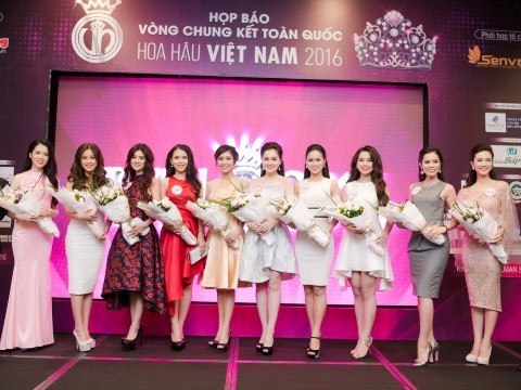 Một số thí sinh vòng chung kết cuộc thi Hoa hậu Việt Nam 2016 trong buổi họp báo