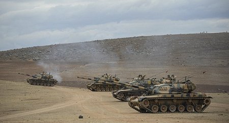  Xe tăng Thổ Nhĩ Kỳ tấn công mạnh vào các vị trí của IS