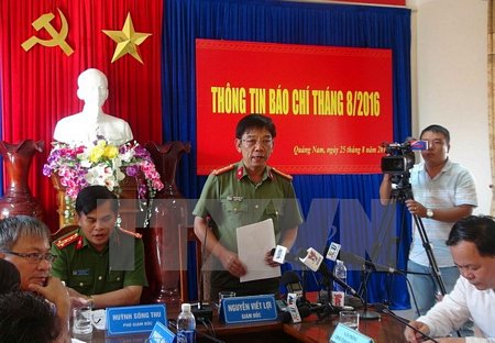 Đại tá Nguyễn Viết Lợi, Giám đốc Công an tỉnh Quảng Nam phát biểu tại buổi họp báo. (Ảnh: Đỗ Trưởng/TTXVN)