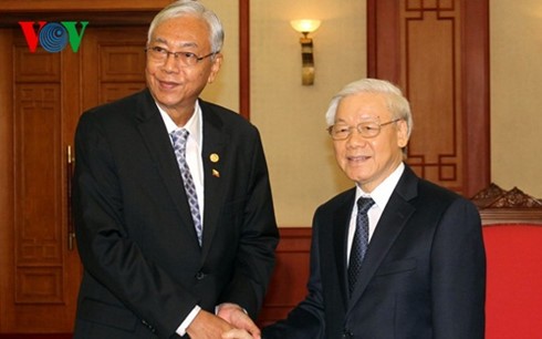 Tổng Bí thư Nguyễn Phú Trọng tiếp Tổng thống Myanmar Htin Kyaw.