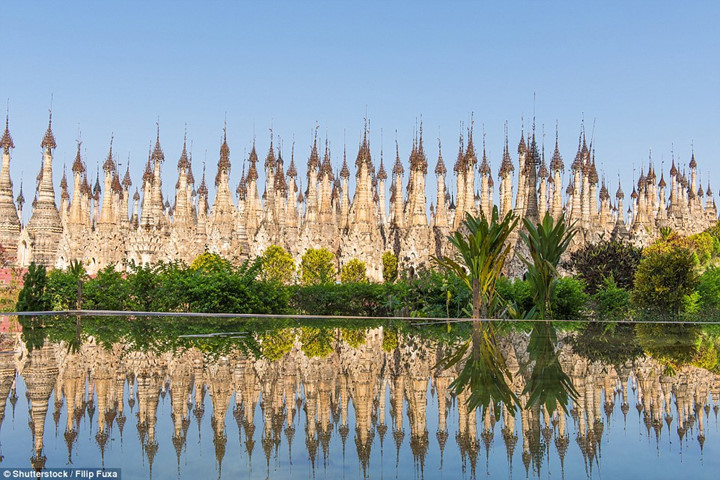 Ngôi chùa tuyệt vời này có 2.500 ngôi tháp đá và các tòa nhà hình vòm, ẩn mình trong một khu vực xa xôi của Myanmar.