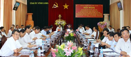  Đại biểu điểm cầu tỉnh Vĩnh Long tham dự hội nghị.