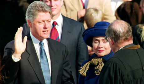 Tổng thống Bill Clinton tuyên thệ nhậm chức nhiệm kỳ đầu tiên ngày 20/1/1993. (Ảnh: AFP)