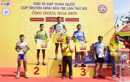 Trịnh Đức Tâm (Bảo vệ thực vật An Giang) nhận giải nhất, chiến thắng chặng 6 tại Tây Ninh.