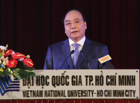  Thủ tướng Nguyễn Xuân Phúc phát biểu và tham quan trong lần thăm Đại học Quốc gia TP Hồ Chí Minh nhân ngày Nhà giáo Việt Nam 20/11/2016.