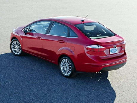 2016 Ford Fiesta Sedan: 14.580 USD
