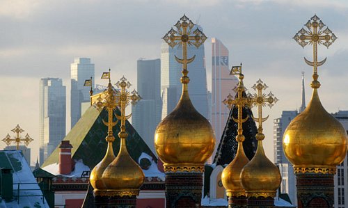 Mái vòm của Nhà thờ Holy Mandylion ở khu vực trung tâm Moscow trong ánh nắng sớm của mùa đông nước Nga.