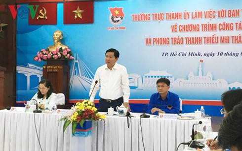 Bí thư Thành ủy TPHCM Đinh La Thăng làm việc với Thành đoàn thành phố.