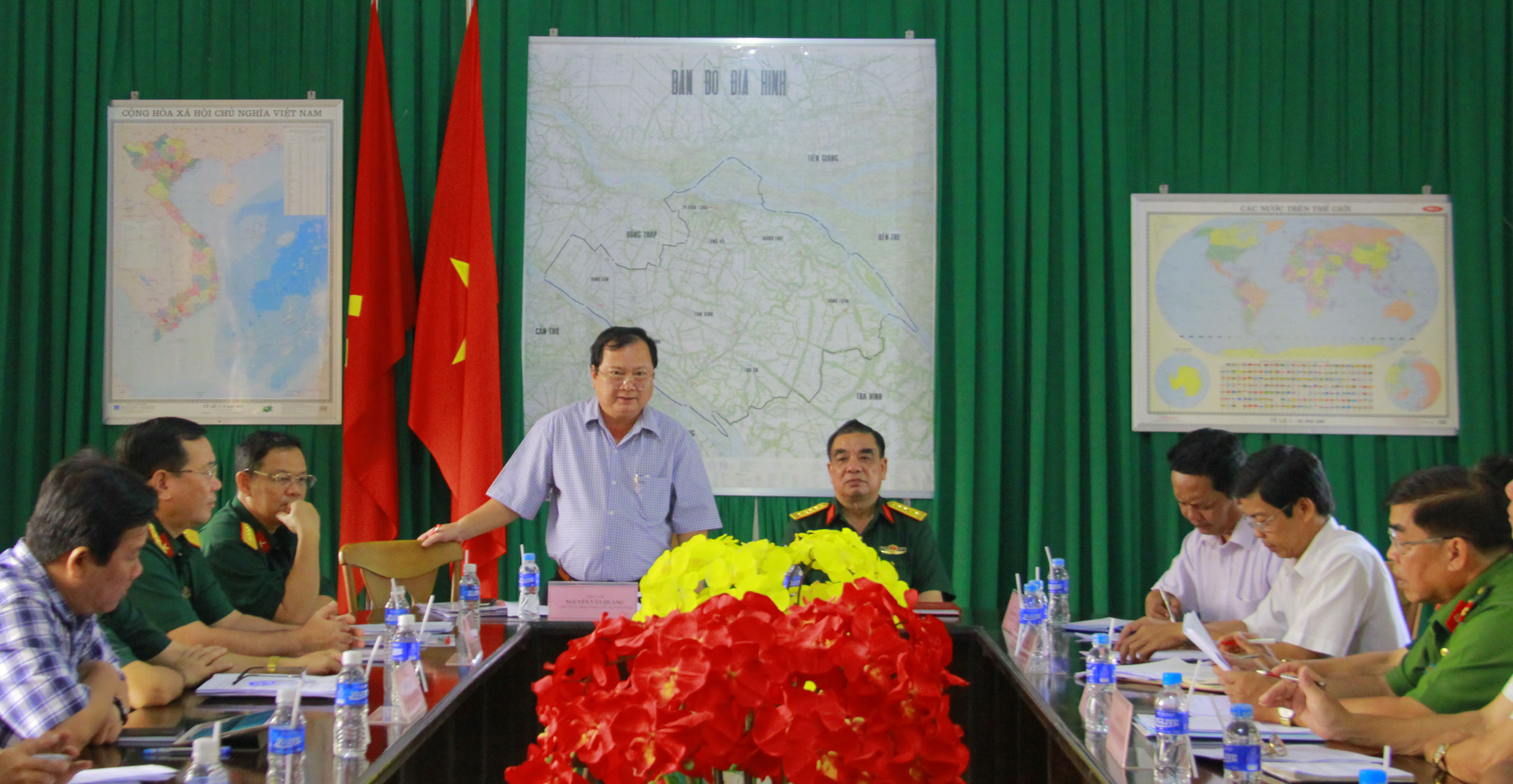 Chủ tịch UBND tỉnh- Nguyễn Văn Quang làm việc với Hội đồng Nghĩa vụ quân sự huyện Long Hồ.
