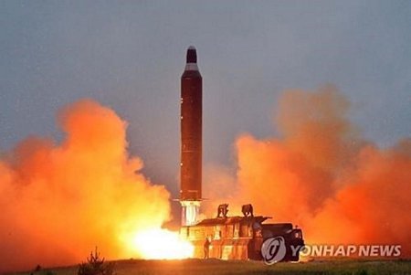 Một trong những vụ phóng thử tên lửa của Triều Tiên. Ảnh: Yonhap