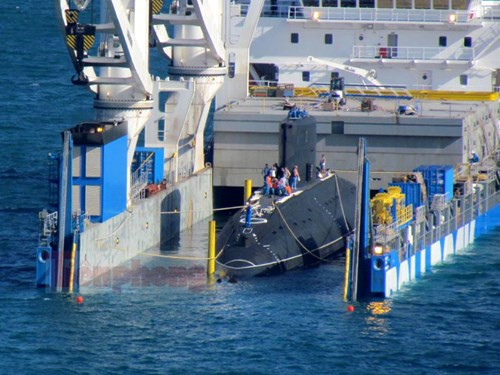 Trước đó, tàu ngầm HQ-184 Hải Phòng được khởi đóng tại Nhà máy đóng tàu Admiralty ở Saint Petersburg (Nga) từ ngày 28/3/2012, hạ thủy ngày 28/8/2013. (Ảnh: Tiền Phong)