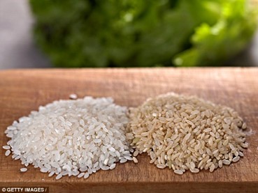 Cơm nấu từ gạo lứt đẩy nhanh tốc độ trao đổi chất tốt hơn cơm từ gạo trắng. 