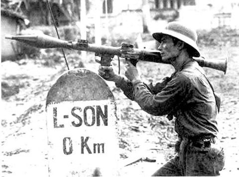 Bộ đội Việt Nam đánh trả quân Trung Quốc xâm lược tại Lạng Sơn năm 1979